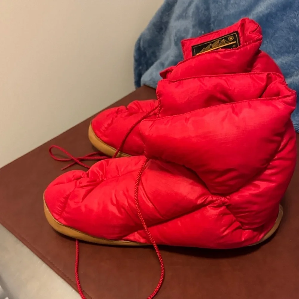 Eddie Bauer Red Quilted Men's Sandals